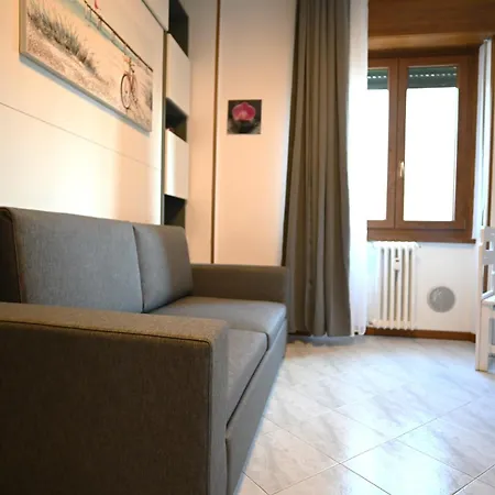 Casa Di Cesare - Monolocale Silenzioso A 15min Duomo E 5' Mm3 Apartman *