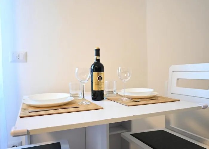 Апартаменты Casa Di Cesare - Monolocale Silenzioso A 15min Duomo E 5' Mm3 *